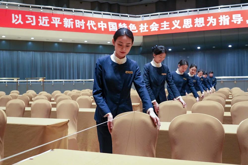 市政協(xié)會(huì)議服務(wù)保障工作圓滿完成，專業(yè)攝影服務(wù)獲好評